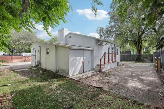 4 of 20 - 666 Ne 62nd St, Miami, FL