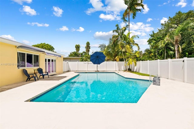 5 of 20 - 1925 N 39th Ave, Hollywood, FL
