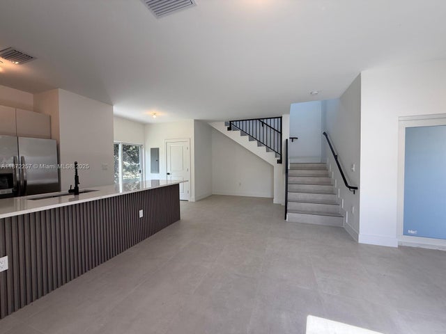 3 of 14 - 2788 Nw 9th Pl, Fort Lauderdale, FL