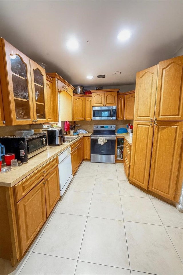 4 of 14 - 11515 Sw 138th Ter, Miami, FL