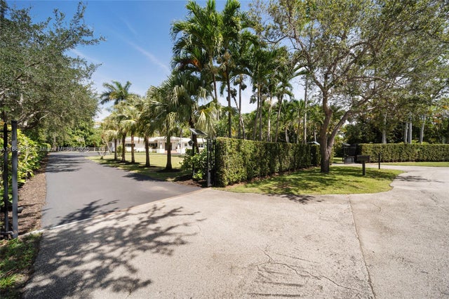 3 of 40 - 6125 Sw 109th St, Pinecrest, FL