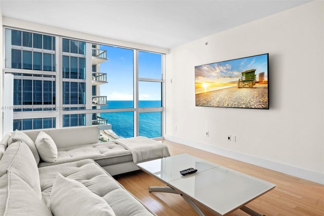 3 of 21 - 6801 Collins Ave Door1409 (deed 1401), Miami Beach, FL