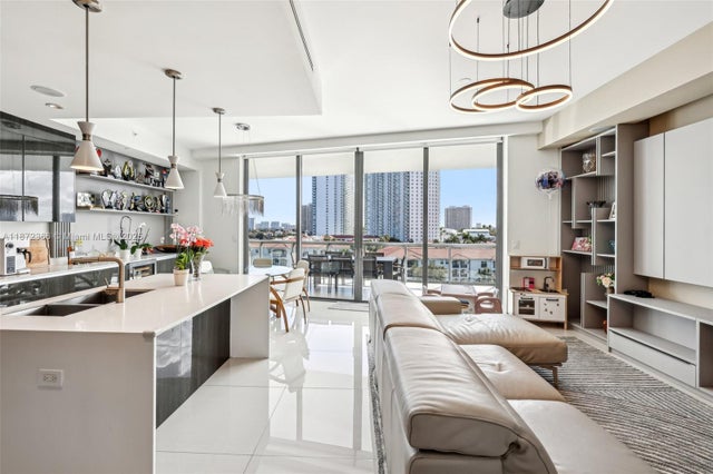 4 of 53 - 3250 Ne 188th St 607, Aventura, FL