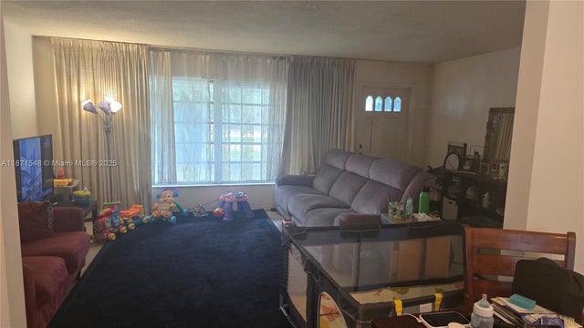 3 of 7 - 5420 Pierce St, Hollywood, FL