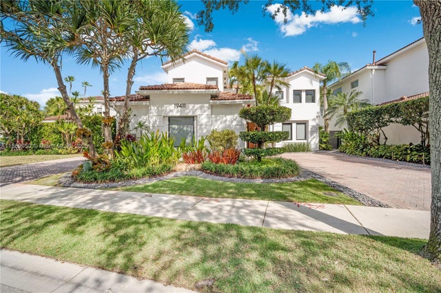 2 of 46 - 19411 Ne 17th Ave, Miami, FL