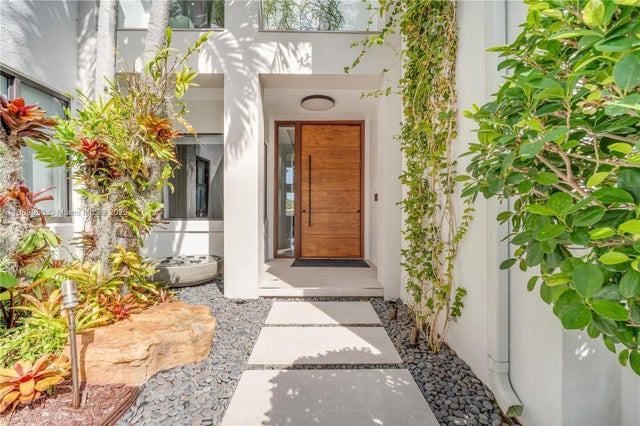 3 of 46 - 19411 Ne 17th Ave, Miami, FL