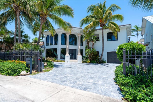1 of 38 - 3321 Ne 16th Pl, Fort Lauderdale, FL