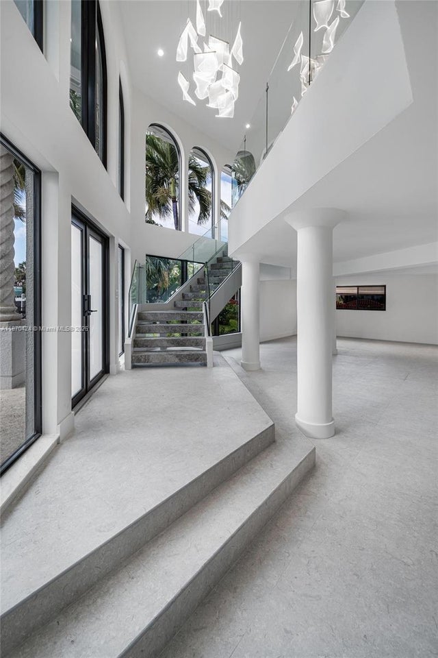 4 of 38 - 3321 Ne 16th Pl, Fort Lauderdale, FL