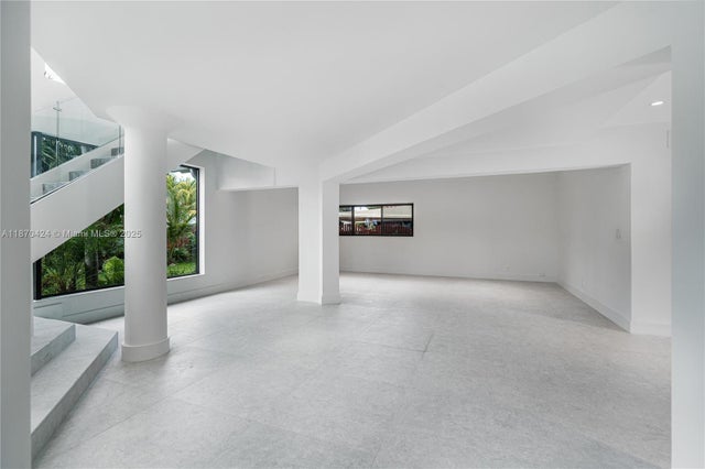 5 of 38 - 3321 Ne 16th Pl, Fort Lauderdale, FL