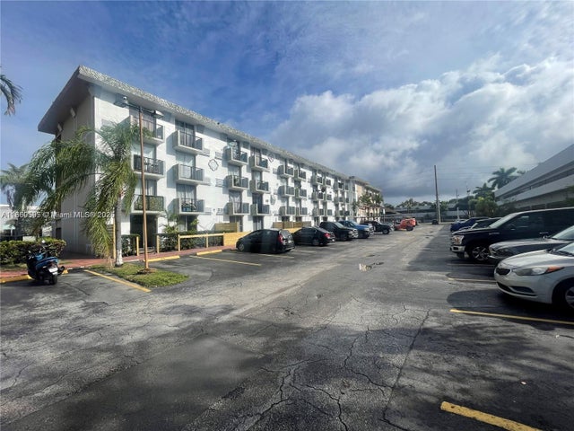 2 of 11 - 16450 Nw 2nd Ave 109, Miami, FL