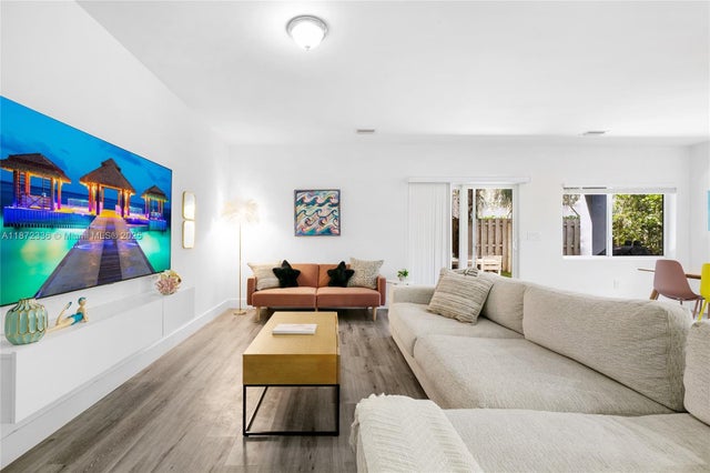 1 of 35 - 1123 Ne 23rd Ter, Pompano Beach, FL