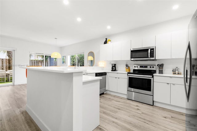 5 of 35 - 1123 Ne 23rd Ter, Pompano Beach, FL