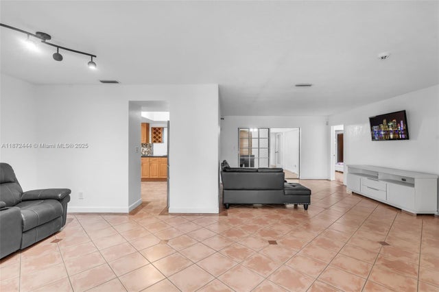 4 of 35 - 4801 Harrison St, Hollywood, FL