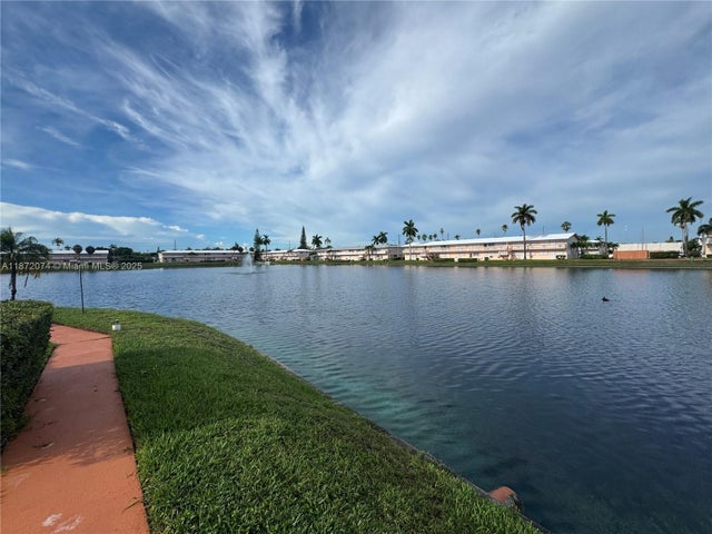 2 of 30 - 815 Sw 10th Ter 15v, Hallandale Beach, FL