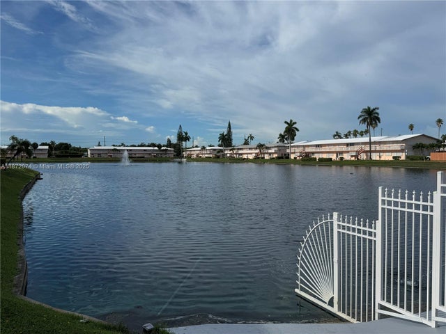 3 of 30 - 815 Sw 10th Ter 15v, Hallandale Beach, FL