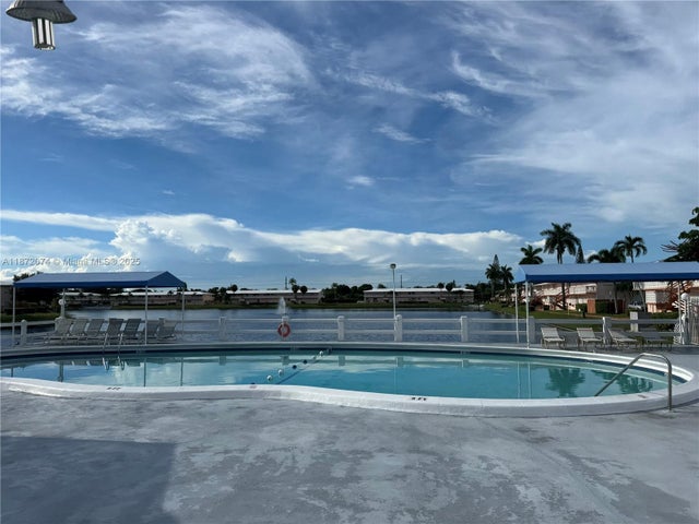 4 of 30 - 815 Sw 10th Ter 15v, Hallandale Beach, FL