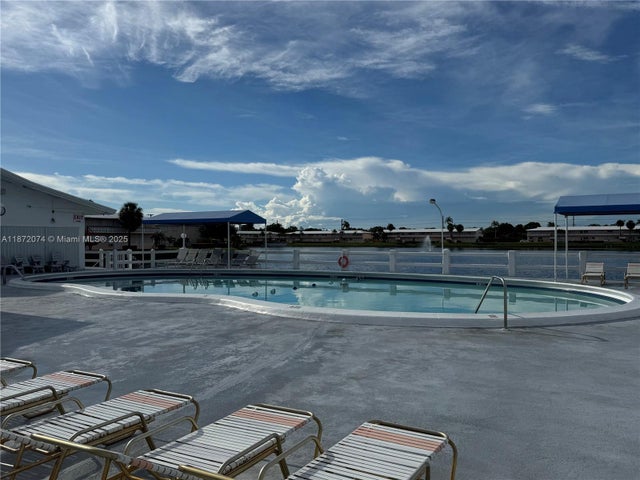 5 of 30 - 815 Sw 10th Ter 15v, Hallandale Beach, FL