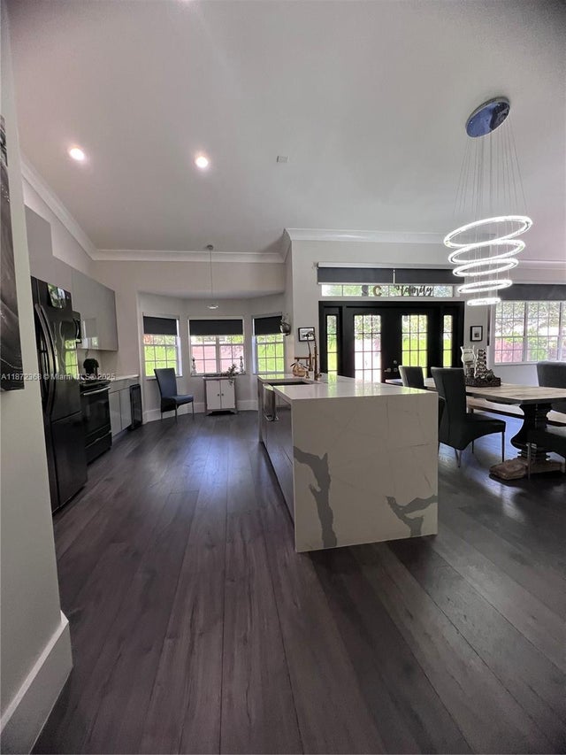 1 of 20 - 1371 Bayview Cir, Weston, FL