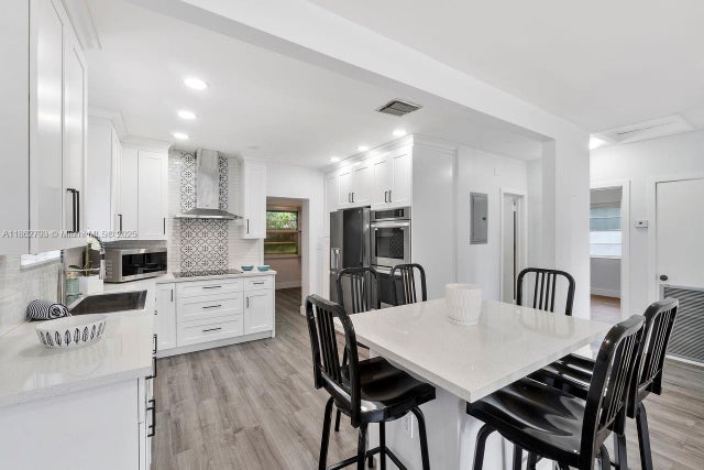 1 of 27 - 35 Sw 50 Ave, Miami, FL