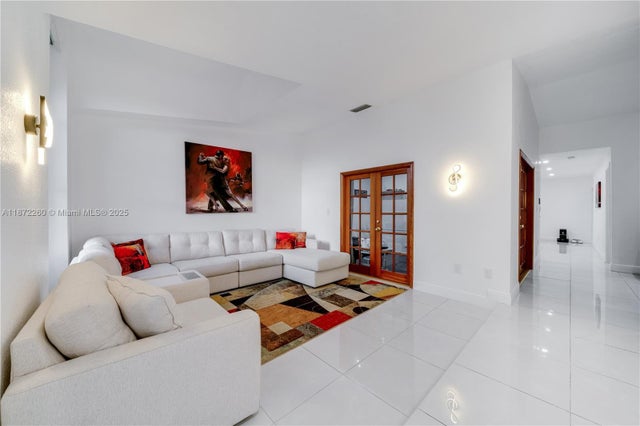 4 of 52 - 1025 Nw 128th Ct, Miami, FL