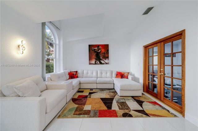 5 of 52 - 1025 Nw 128th Ct, Miami, FL