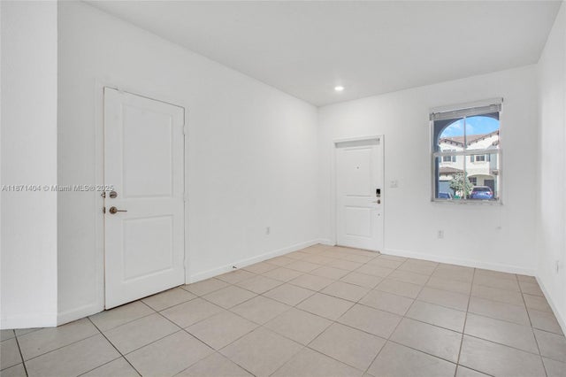 3 of 20 - 12609 Nw 23rd Pl, Miami, FL