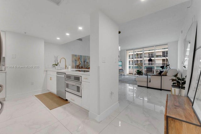 1800 N Bayshore Dr 614, Miami