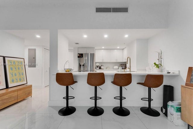 4 of 29 - 1800 N Bayshore Dr 614, Miami, FL