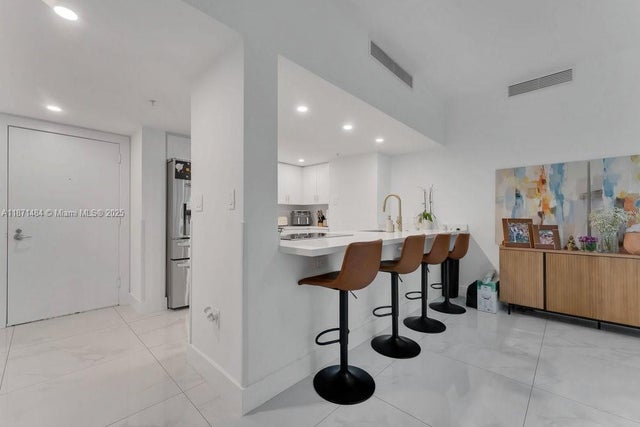 5 of 29 - 1800 N Bayshore Dr 614, Miami, FL