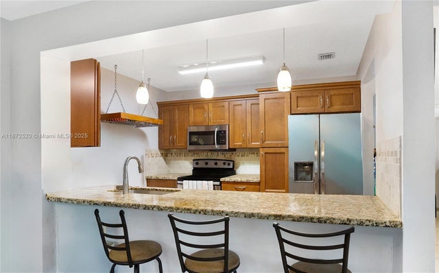 4 of 28 - 1960 Sw 28th Way, Fort Lauderdale, FL