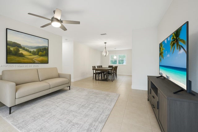 5 of 28 - 1960 Sw 28th Way, Fort Lauderdale, FL