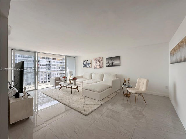 5 of 28 - 18071 Biscayne Blvd 1104, Aventura, FL