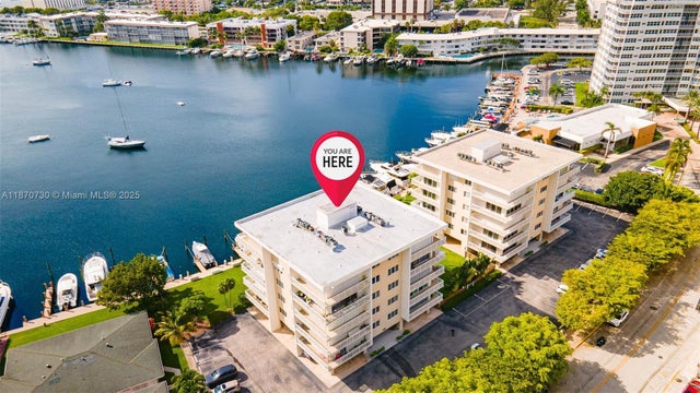 126 Golden Isles Dr 34a, Hallandale Beach