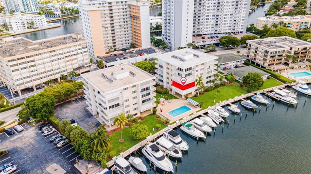 3 of 22 - 126 Golden Isles Dr 34a, Hallandale Beach, FL
