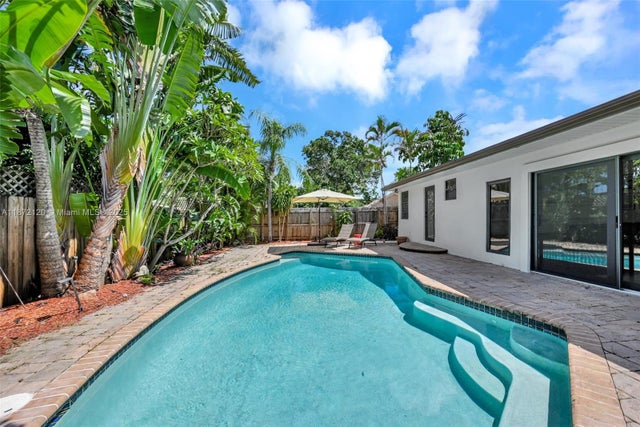 121 Nw 55th St, Oakland Park