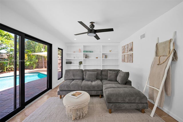 4 of 59 - 121 Nw 55th St, Oakland Park, FL