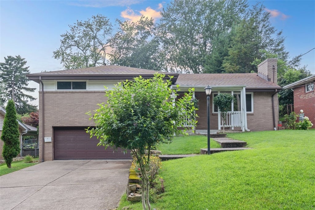 4952 Flamingo Drive, Whitehall