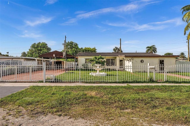 2 of 34 - 590 W 39th St, Hialeah, FL