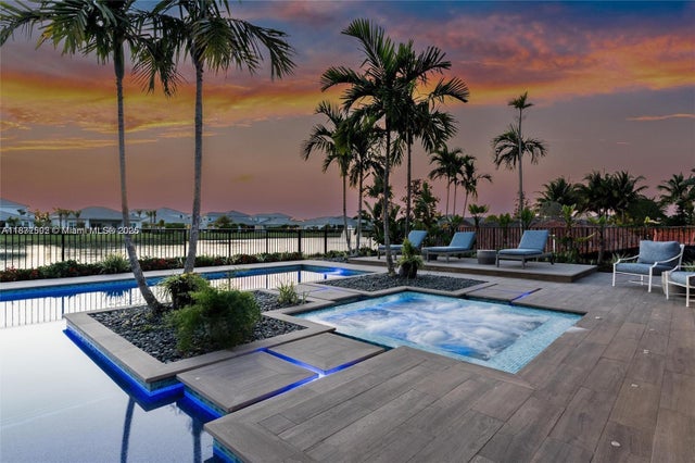 2 of 65 - 9369 Crestview Cir, Palm Beach Gardens, FL