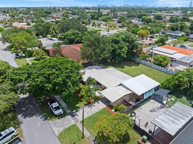 3 of 33 - 138 W 52nd St, Hialeah, FL