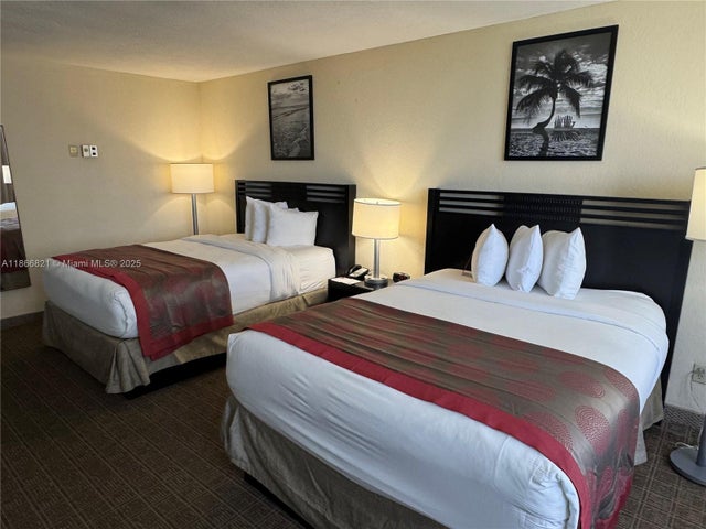 5 of 24 - 19201 Collins Ave 1108, Sunny Isles Beach, FL