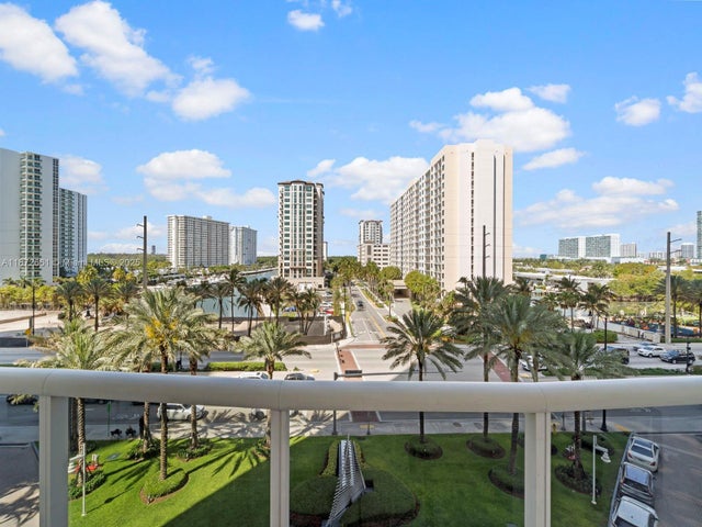 3 of 35 - 15901 Collins Ave 405, Sunny Isles Beach, FL