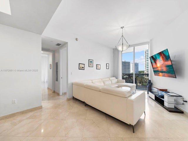 5 of 35 - 15901 Collins Ave 405, Sunny Isles Beach, FL