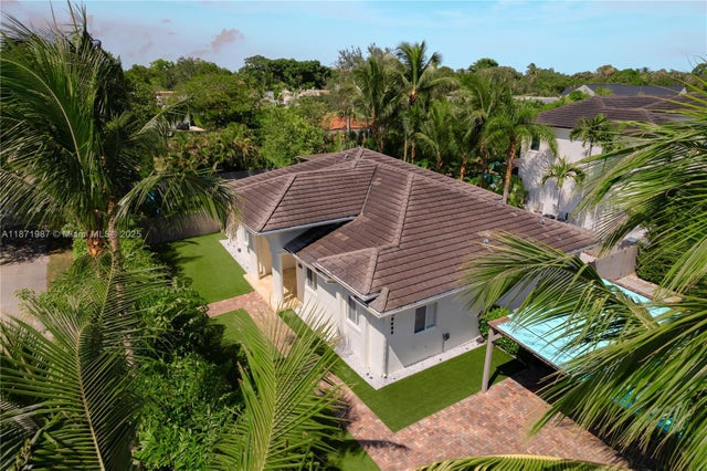 1 of 20 - 6495 Sw 83rd St, Miami, FL