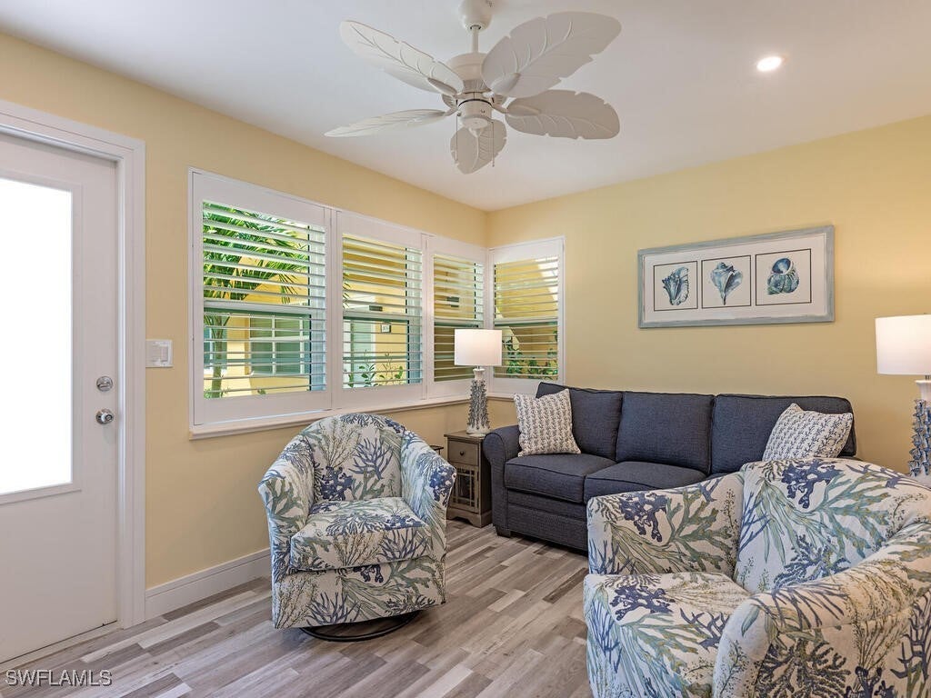 211 8th Ave S 211a, NAPLES