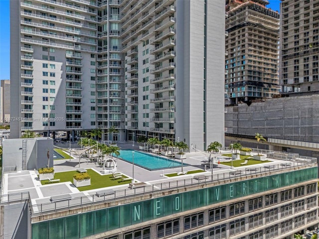 2 of 17 - 690 Sw 1st Ct 2710, Miami, FL