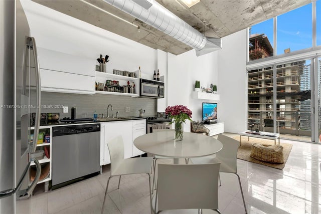 5 of 17 - 690 Sw 1st Ct 2710, Miami, FL