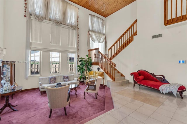 4 of 38 - 8320 Nw 167th Ter, Miami Lakes, FL