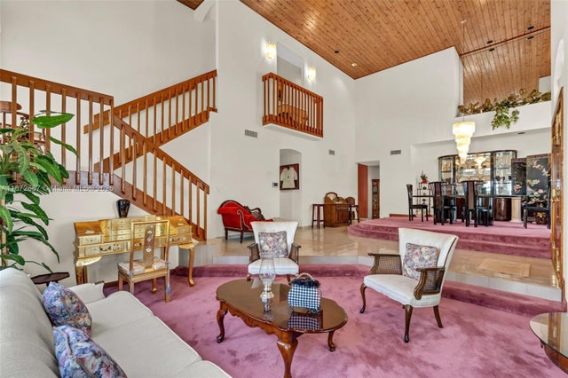 5 of 38 - 8320 Nw 167th Ter, Miami Lakes, FL