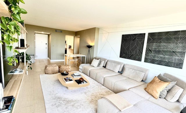 3 of 50 - 3375 N Country Club Dr 701, Aventura, FL